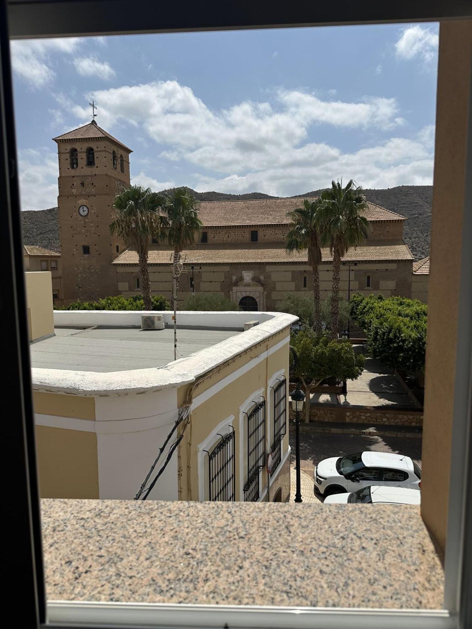 טברנס Hostal Avenida מראה חיצוני תמונה