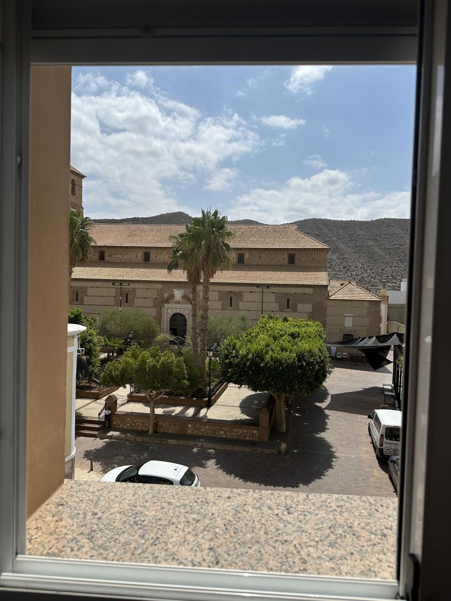 טברנס Hostal Avenida מראה חיצוני תמונה